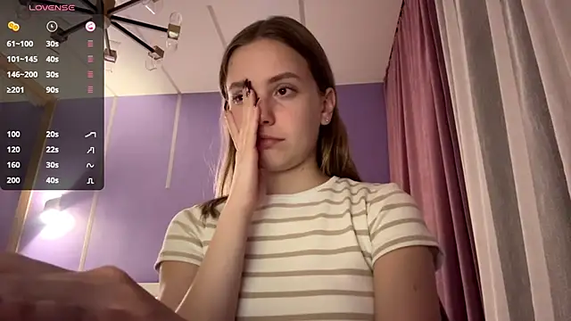 Snapshot of LinaMoonBlessed chatting on October 17, 2025, 1:46 pm LinaMoonBlessed online show from October 17, 2025, 1:46 pm