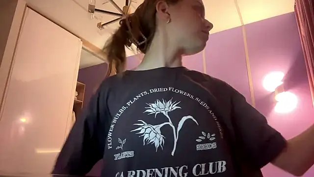 LinaMoonBlessed online show from March 22, 2026, 11:46 am