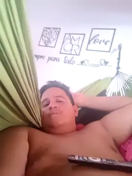 Snapshot of reguetones92 chatting on September 21, 2025, 4:41 pm reguetones92 online show from September 21, 2025, 4:41 pm