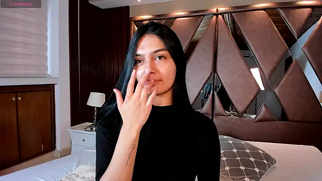 AidaJones online show from April 16, 2026, 11:33 am