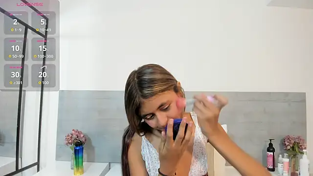 sunnyWhitee online show from October 30, 2025, 7:14 pm