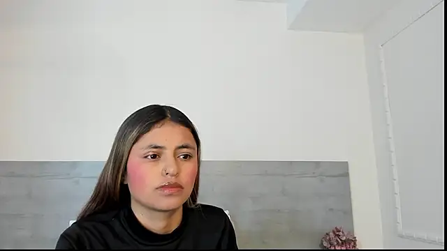 sunnyWhitee online show from March 24, 2026, 7:08 pm