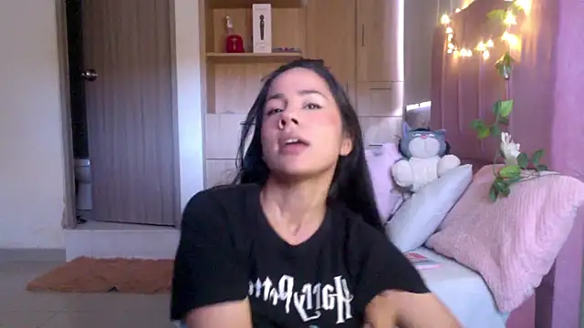 SelinaCatt  online show from January 14, 2026, 10:47 pm