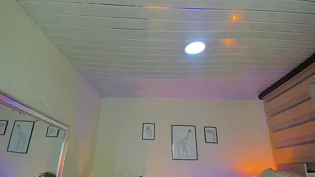 LusyKitty online show from October 6, 2025, 4:04 pm