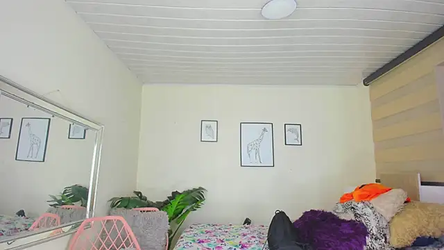 LusyKitty online show from October 15, 2025, 3:01 pm