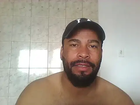 Snapshot of OliveiraSeven chatting on May 2, 2026, 2:33 pm OliveiraSeven online show from May 2, 2026, 2:33 pm