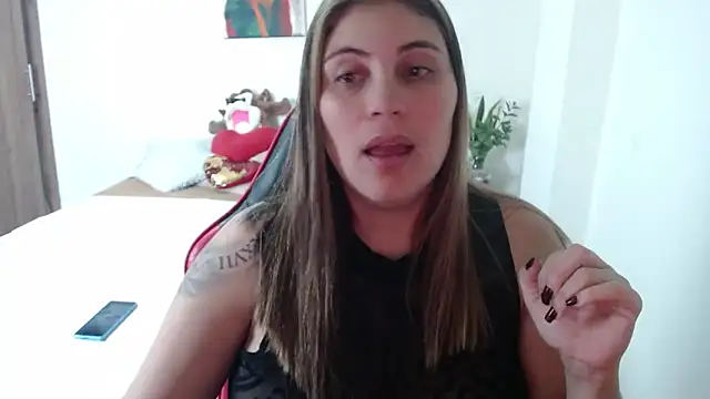 Snapshot of Secret_Bella chatting on November 11, 2025, 11:10 am Secret Bella online show from November 11, 2025, 11:10 am