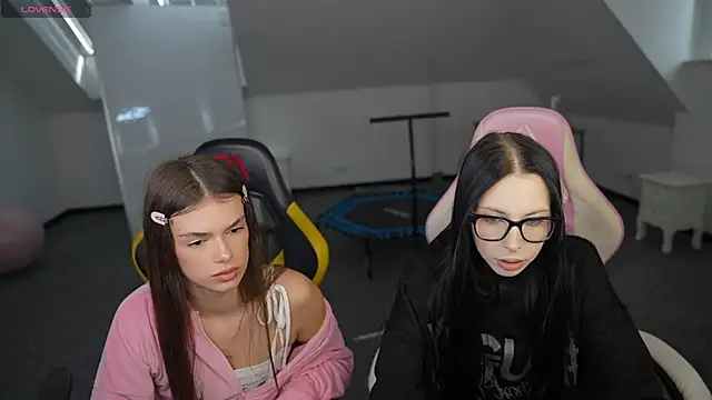 VivianSweet  online show from March 7, 2026, 11:29 am