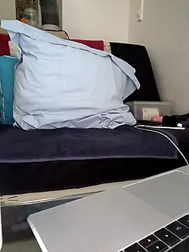 Volcaniiia online show from April 8, 2026, 12:49 pm