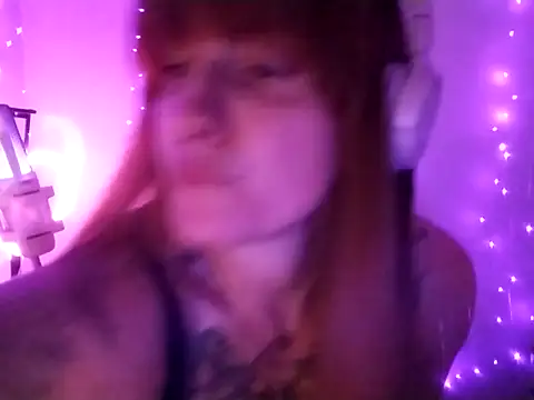 Snapshot of Red_Fox_UK chatting on September 29, 2025, 7:30 pm Red Fox UK online show from September 29, 2025, 7:30 pm