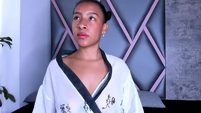 Snapshot of Euphoria_07 chatting on November 12, 2025, 3:51 am Euphoria 07 online show from November 12, 2025, 3:51 am