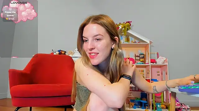 Snapshot of Baby_dolllly chatting on September 14, 2025, 3:33 pm Baby dolllly online show from September 14, 2025, 3:33 pm