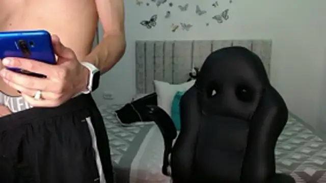 Ethanho0t online show from January 7, 2026, 9:01 am