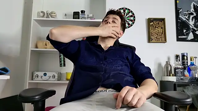 aaron nvk online show from November 4, 2025, 8:41 pm