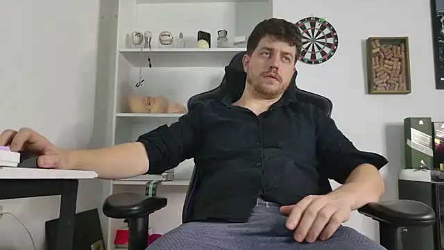 aaron nvk online show from March 3, 2026, 4:18 am