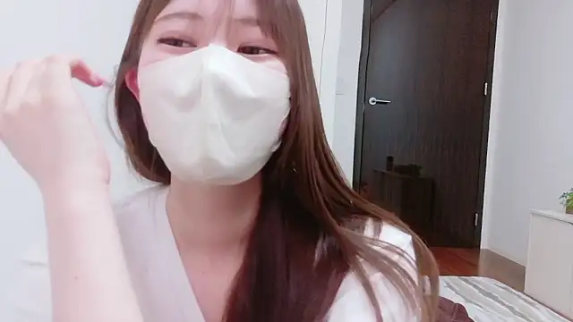 Snapshot of MOEMOE-Q chatting on June 4, 2026, 1:50 pm MOEMOE-Q online show from June 4, 2026, 1:50 pm