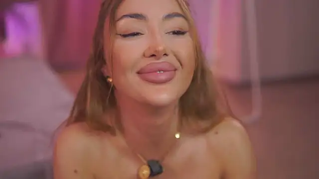 Snapshot of ZennySings chatting on November 3, 2025, 12:06 pm ZennySings online show from November 3, 2025, 12:06 pm