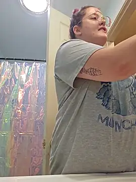 Snapshot of nuttiebuddy1 chatting on September 18, 2025, 3:08 am nuttiebuddy1 online show from September 18, 2025, 3:08 am