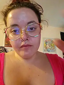 Snapshot of nuttiebuddy1 chatting on September 19, 2025, 9:26 pm nuttiebuddy1 online show from September 19, 2025, 9:26 pm