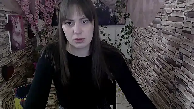 Amanda Bright  online show from October 15, 2025, 6:24 am