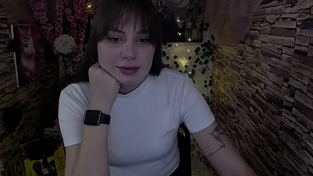 Amanda Bright  online show from October 27, 2025, 7:56 am