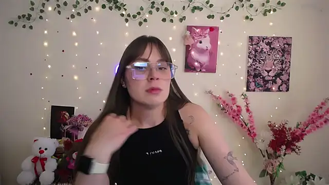 Amanda Bright  online show from May 21, 2026, 10:11 am