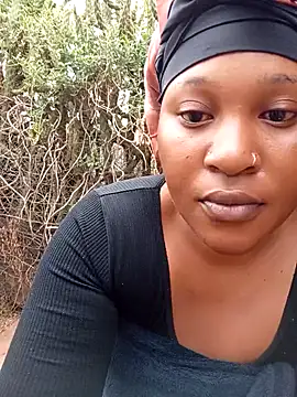 Snapshot of sweetLady89 chatting on October 28, 2025, 4:16 am sweetLady89 online show from October 28, 2025, 4:16 am