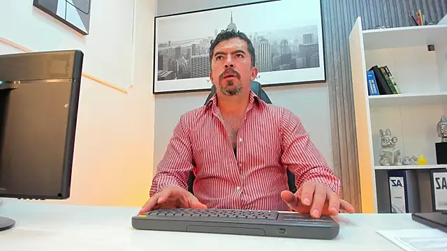 JuanKFit 45 online show from July 29, 2026, 3:48 am