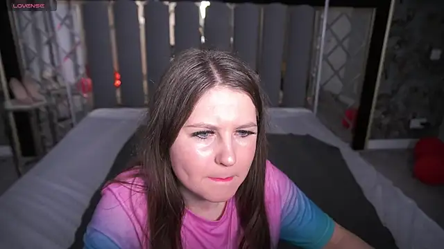 Snapshot of CraveeDoll chatting on March 2, 2026, 8:15 pm CraveeDoll online show from March 2, 2026, 8:15 pm