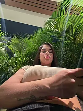 BellaLeclair online show from March 10, 2026, 11:43 pm