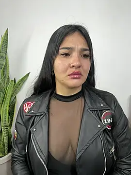 meli  brown online show from April 17, 2026, 3:53 am