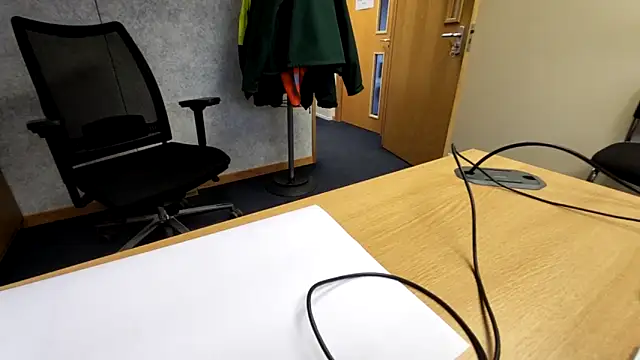 Snapshot of Oorse1966 chatting on November 6, 2025, 1:56 pm Oorse1966 online show from November 6, 2025, 1:56 pm