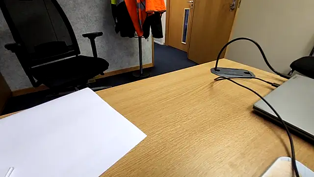 Snapshot of Oorse1966 chatting on November 7, 2025, 8:47 am Oorse1966 online show from November 7, 2025, 8:47 am