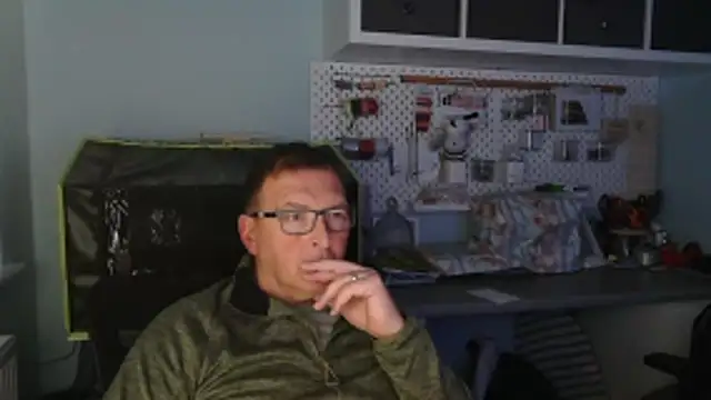 Snapshot of Oorse1966 chatting on November 24, 2025, 5:01 pm Oorse1966 online show from November 24, 2025, 5:01 pm