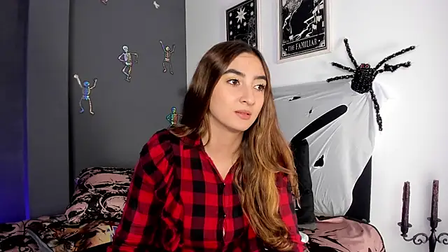 Alice Dickinssonn online show from October 30, 2025, 1:45 pm