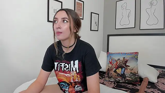 Snapshot of Alice_Dickinssonn chatting on March 2, 2026, 8:59 pm Alice Dickinssonn online show from March 2, 2026, 8:59 pm