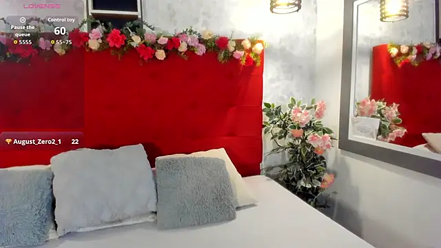 SarahEscobarr online show from October 27, 2025, 4:49 am