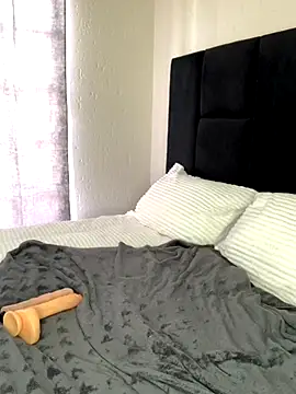 jayjayja19 online show from November 2, 2025, 5:54 am