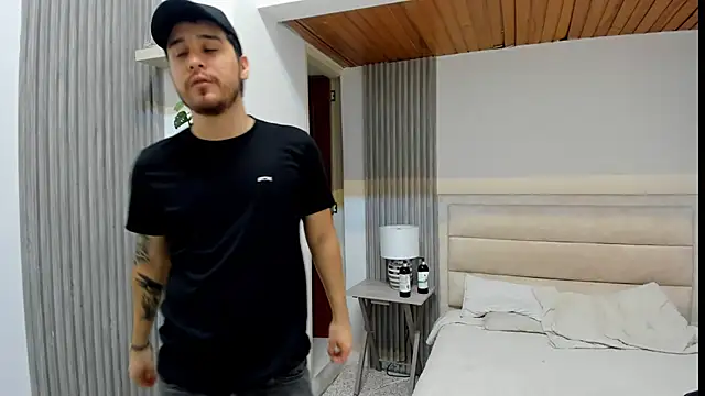 Snapshot of Amazing_Wallen chatting on October 7, 2025, 4:37 pm Amazing Wallen online show from October 7, 2025, 4:37 pm