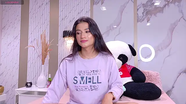 Snapshot of Sweet_Mafe chatting on November 19, 2025, 8:20 pm Sweet Mafe online show from November 19, 2025, 8:20 pm