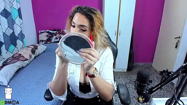 Sweet-Secret  online show from November 9, 2025, 9:35 pm