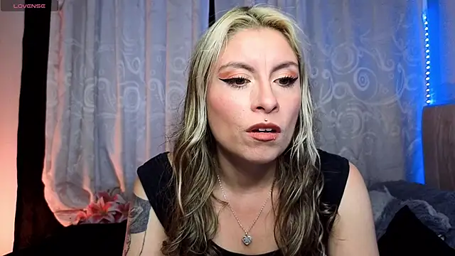 Snapshot of brianna_smoke chatting on October 8, 2025, 7:22 pm brianna smoke online show from October 8, 2025, 7:22 pm