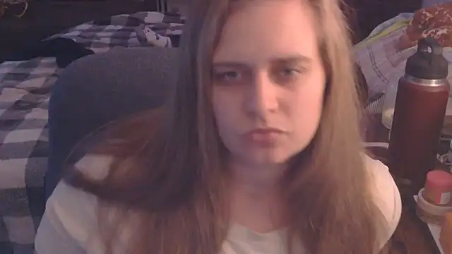 Sexyblonde12344 online show from October 13, 2025, 5:46 pm