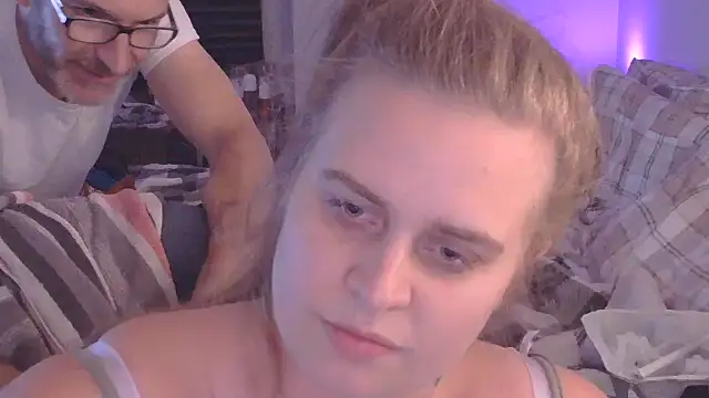 Sexyblonde12344 online show from October 16, 2025, 8:32 pm