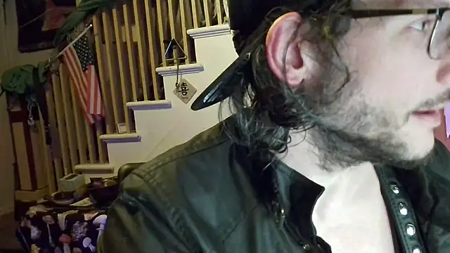 MasterDaddyCool online show from October 4, 2025, 5:05 am