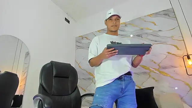 Ricky Owens1 online show from October 12, 2025, 2:05 pm