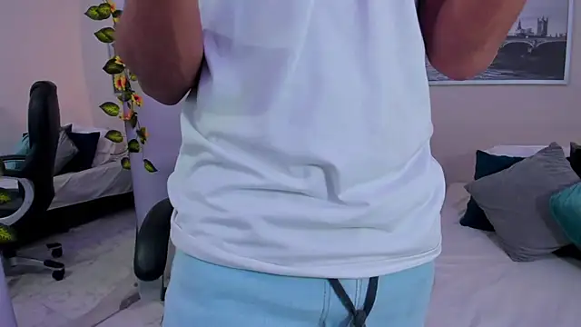 Ricky Owens1 online show from November 8, 2025, 9:13 pm