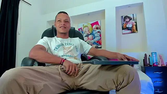 Ricky Owens1 online show from December 15, 2025, 7:29 pm