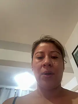 luna desiree online show from March 19, 2026, 1:04 pm