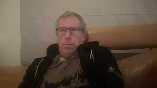 Snapshot of choupipat1 chatting on November 19, 2025, 8:20 pm choupipat1 online show from November 19, 2025, 8:20 pm